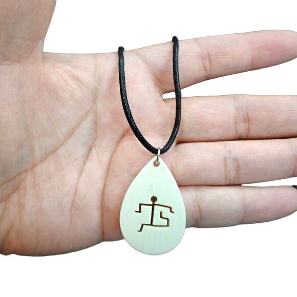 Hawaiian Jewelry Necklace Petroglyph - Picture 1 of 3